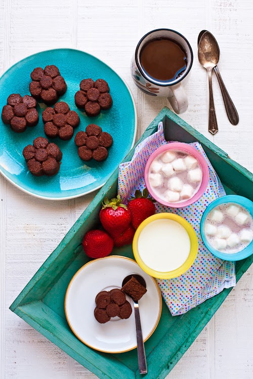 Delicious Chocolate Mini Cakes in Flower Shapes – great for kids’ parties